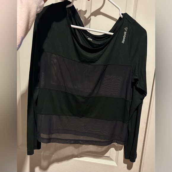 Active tops bundle size small - Picture 3 of 6